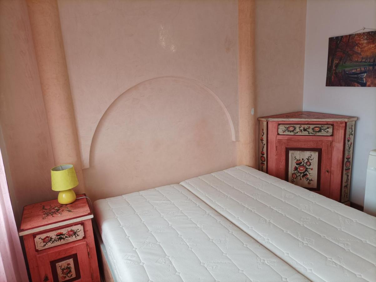Libelula Apartment Arad Bagian luar foto